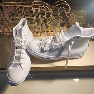 Converse/Chuck Taylor's High-Tops